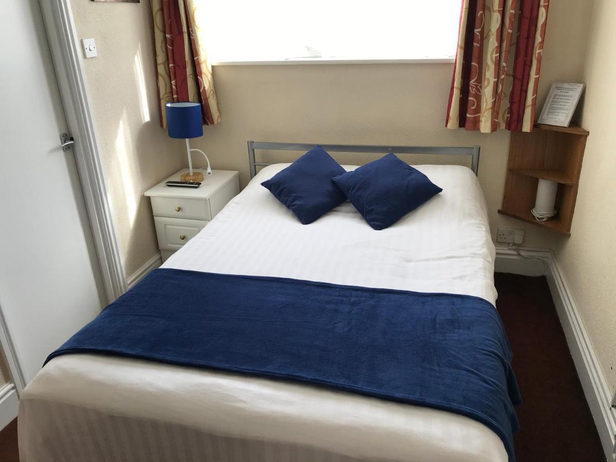 Victoria House - Self Catering Quiet Guesthouse - Adult Singles And Couples Only بلاكبول المظهر الخارجي الصورة