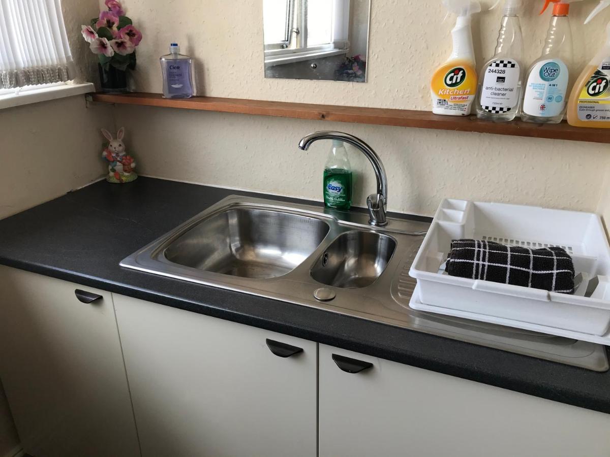 Victoria House - Self Catering Quiet Guesthouse - Adult Singles And Couples Only بلاكبول المظهر الخارجي الصورة