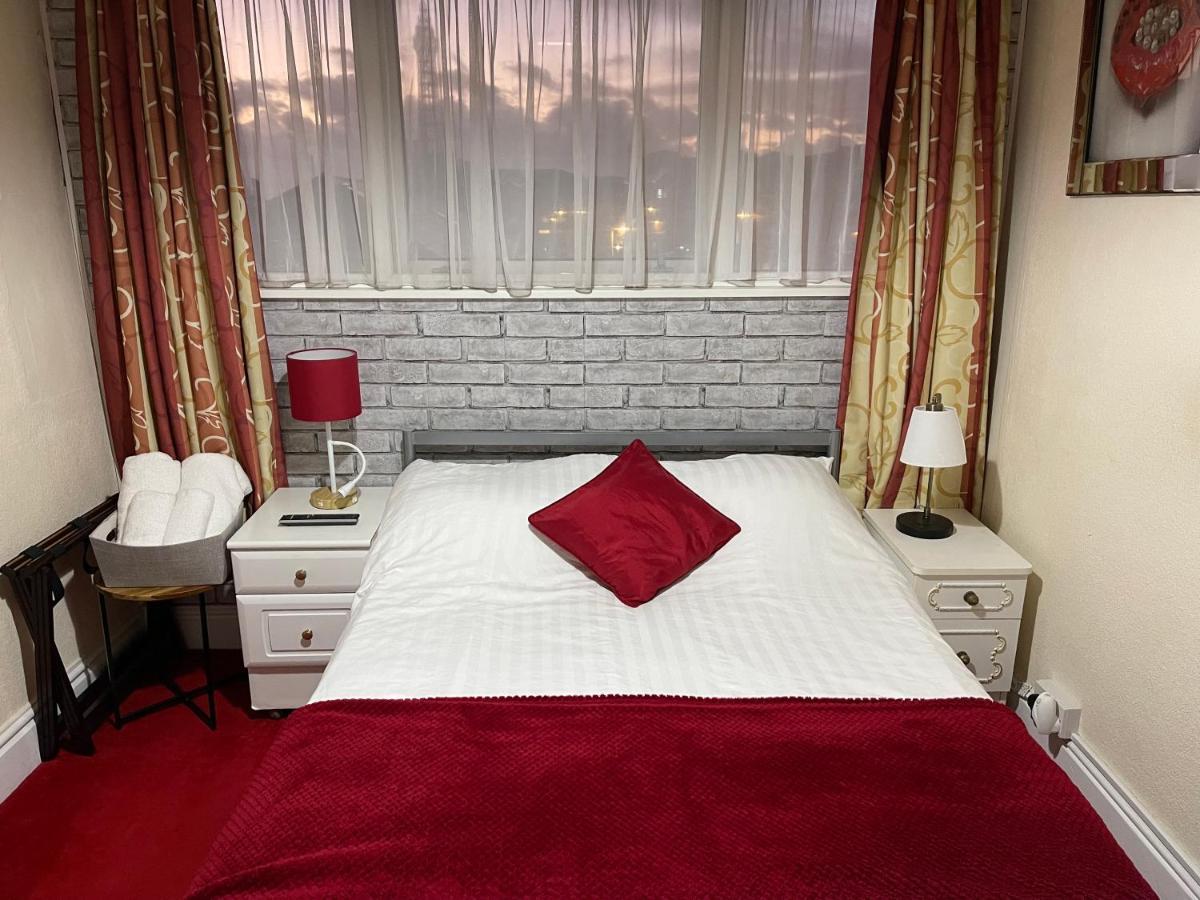 Victoria House - Self Catering Quiet Guesthouse - Adult Singles And Couples Only بلاكبول المظهر الخارجي الصورة