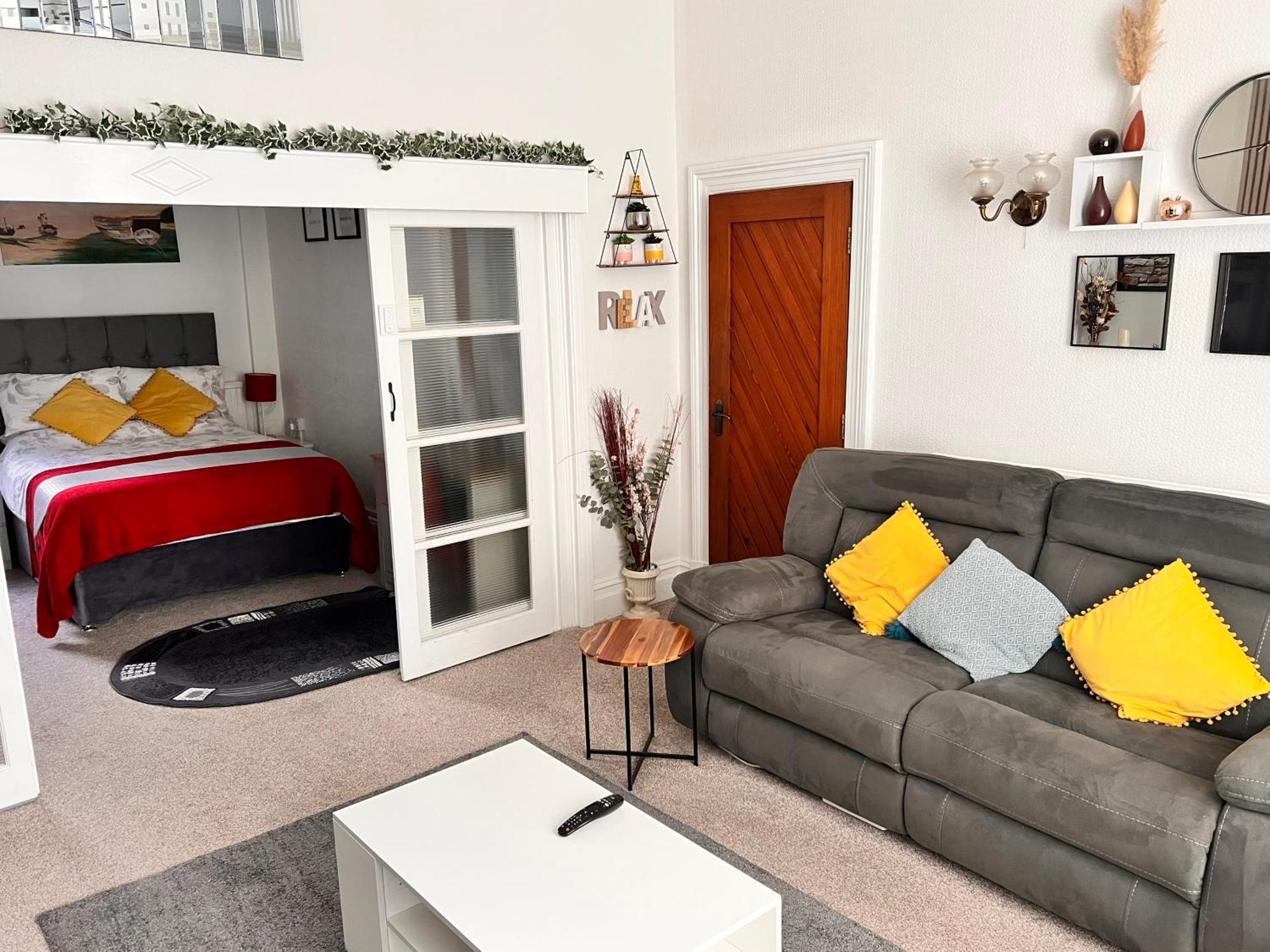 Victoria House - Self Catering Quiet Guesthouse - Adult Singles And Couples Only بلاكبول المظهر الخارجي الصورة