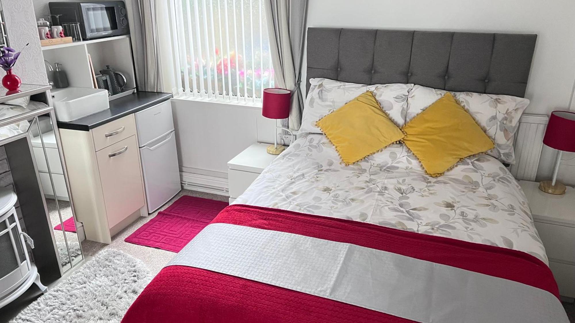 Victoria House - Self Catering Quiet Guesthouse - Adult Singles And Couples Only بلاكبول المظهر الخارجي الصورة