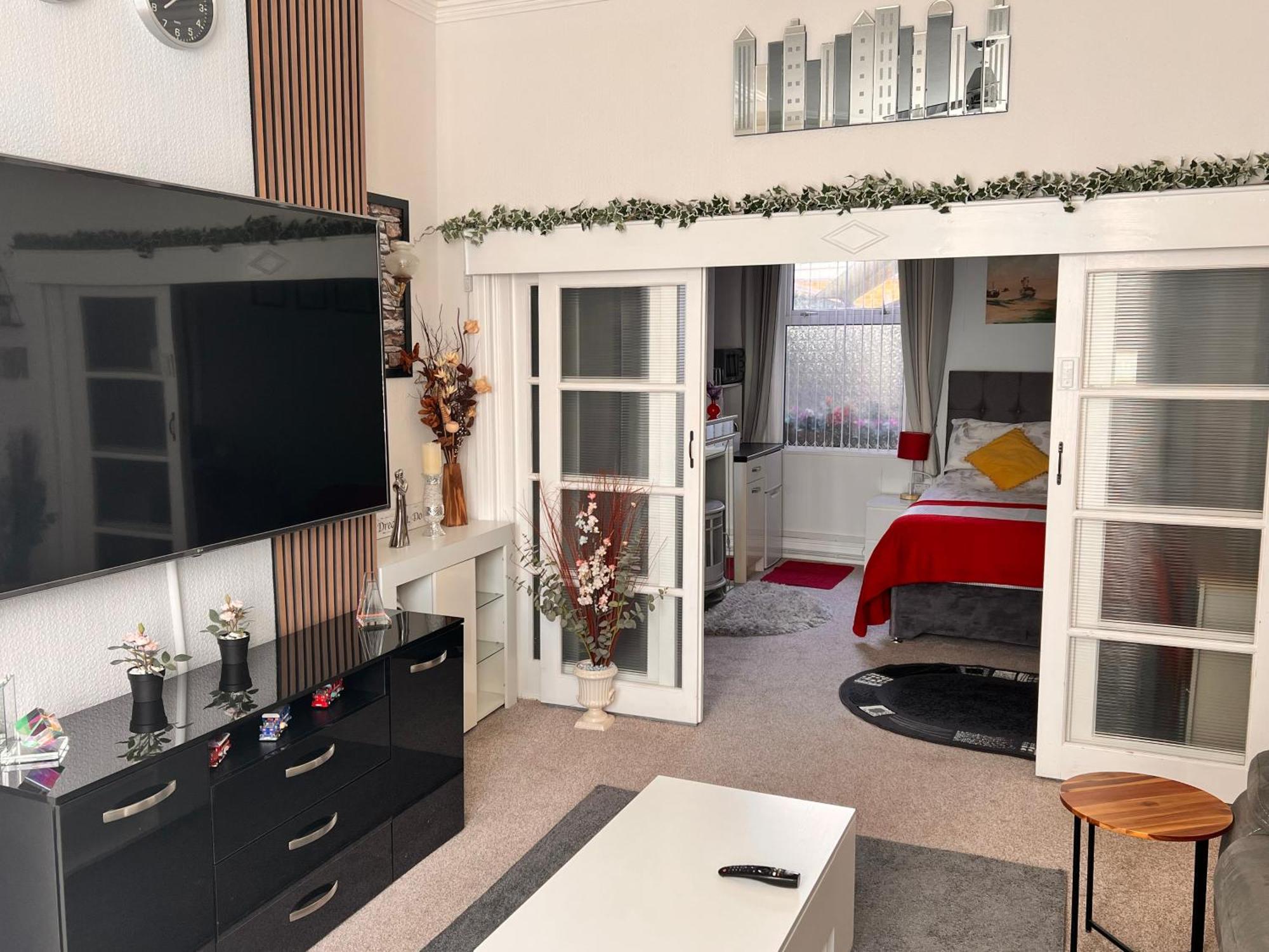 Victoria House - Self Catering Quiet Guesthouse - Adult Singles And Couples Only بلاكبول المظهر الخارجي الصورة