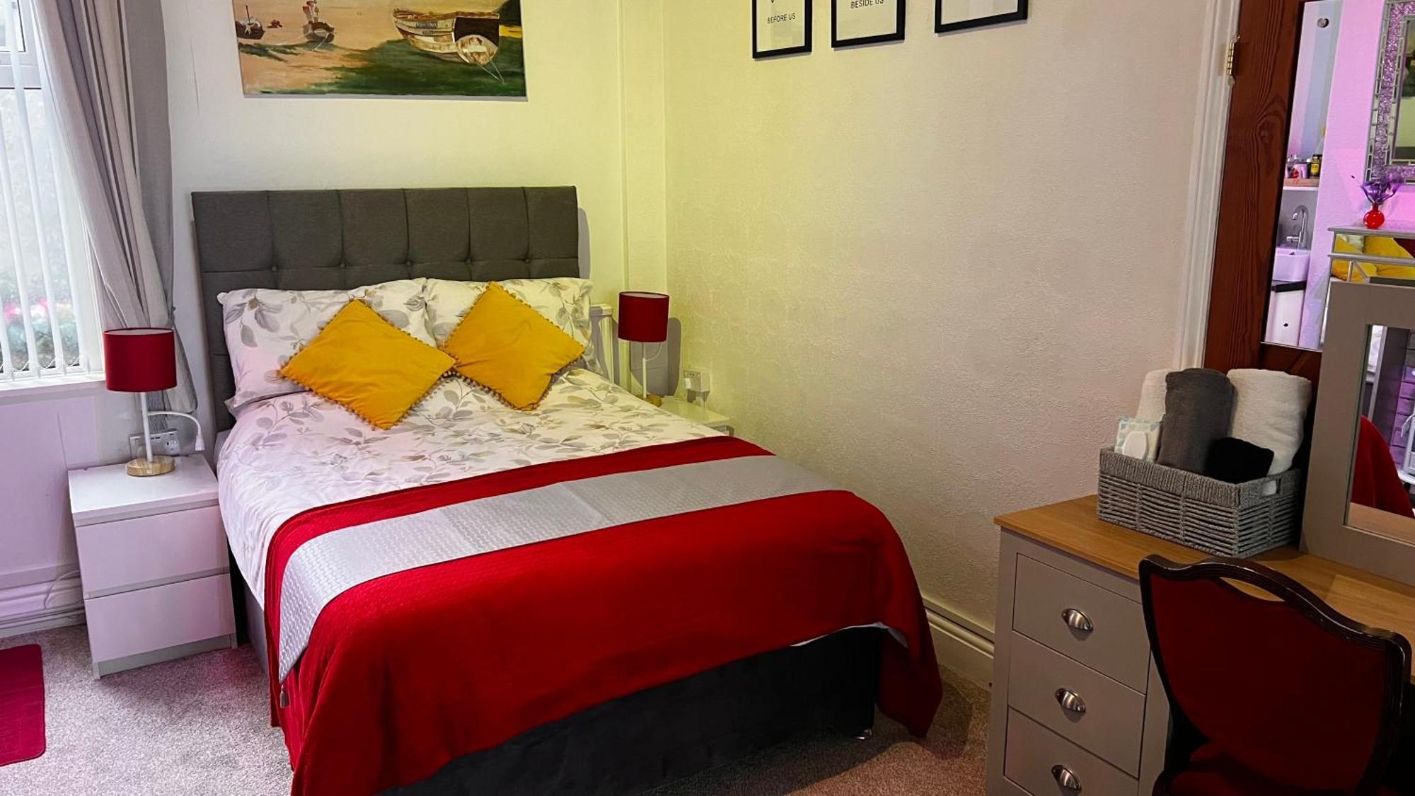 Victoria House - Self Catering Quiet Guesthouse - Adult Singles And Couples Only بلاكبول المظهر الخارجي الصورة