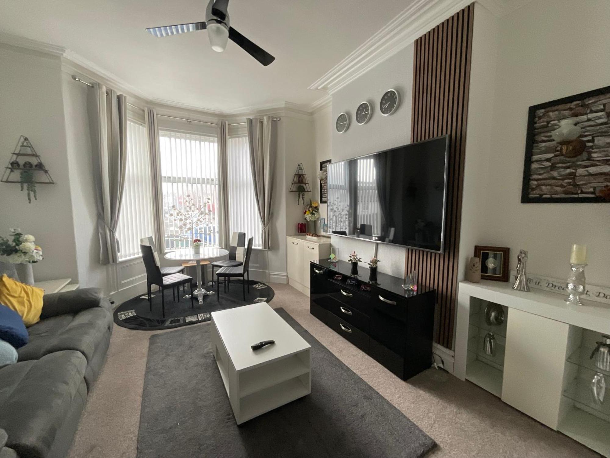 Victoria House - Self Catering Quiet Guesthouse - Adult Singles And Couples Only بلاكبول المظهر الخارجي الصورة