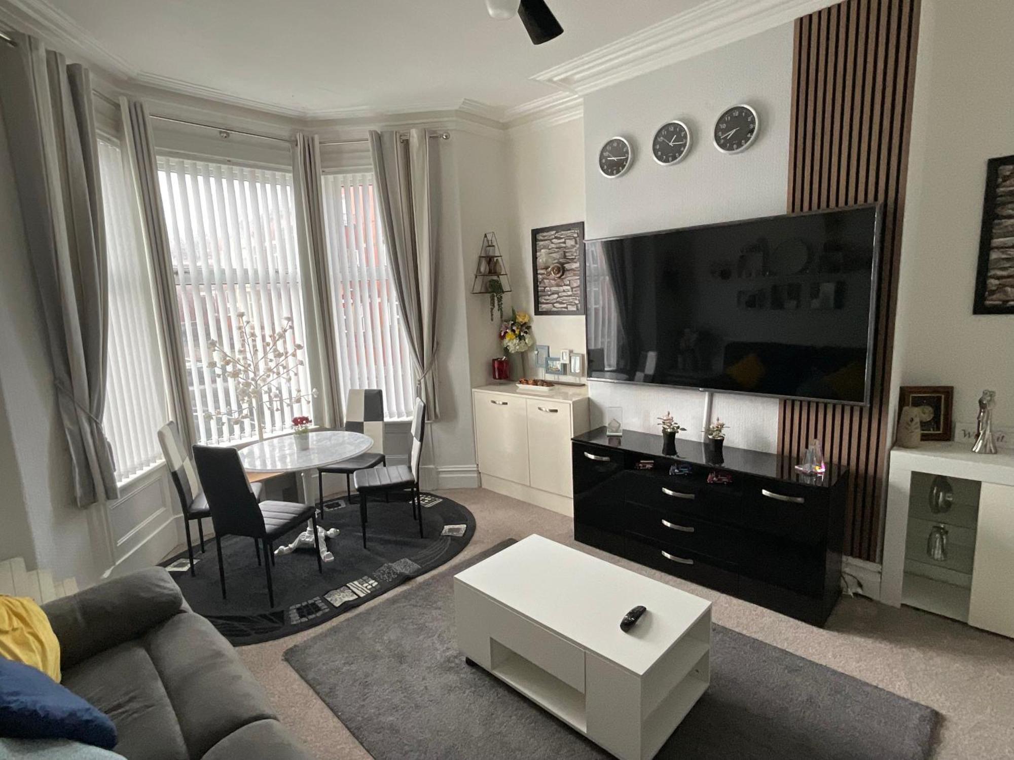 Victoria House - Self Catering Quiet Guesthouse - Adult Singles And Couples Only بلاكبول المظهر الخارجي الصورة